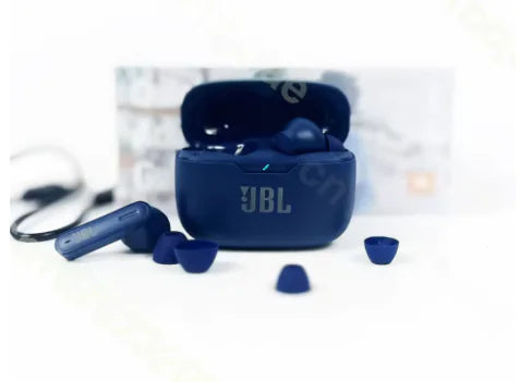 JBL T120TWS Bluetooth-hörlurar.